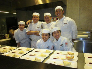 Figure 2. Siswa magang di dapur The Sapling. Sumber: SHATEC